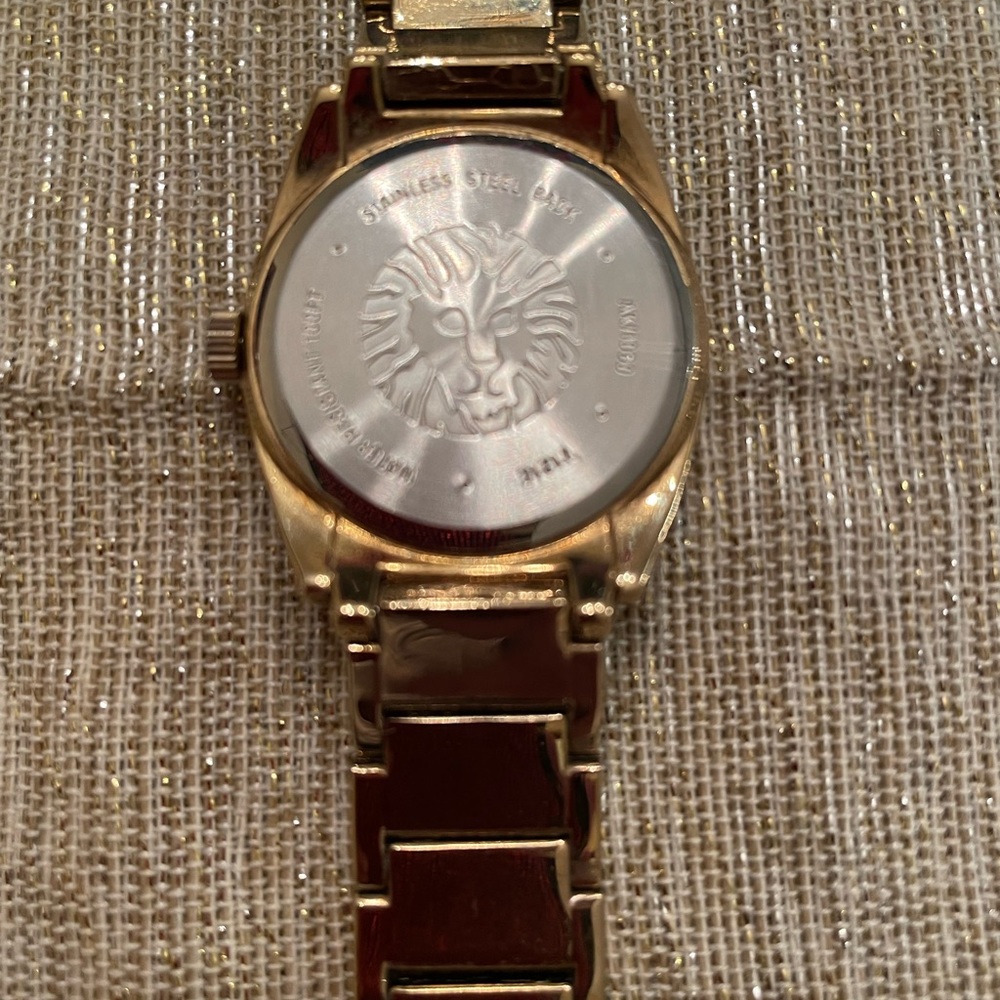 Anne Klein - Picture 5 of 8